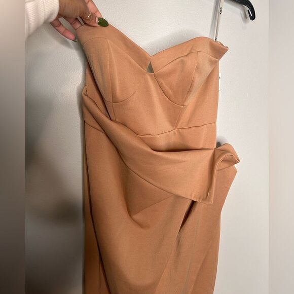 ASOS Design Cupped Bandeau Manipulated Pleat Midi Pencil Dress in Caramel NWT - Picture 5 of 8